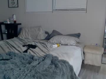 zoeemonroe's chat room