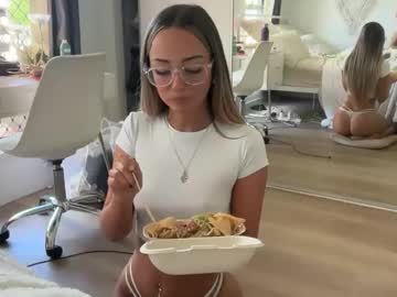 luvlivvyy's chat room