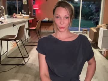kaileeshy's chat room