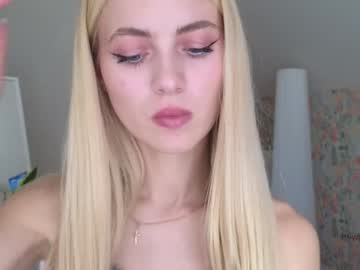 brilliantvictoria's chat room