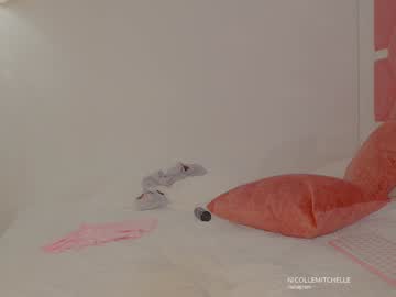 nicolle_mitchelle's chat room