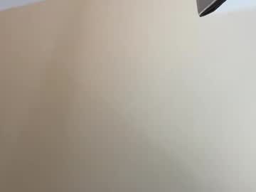 lillyuncut's chat room