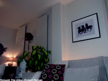 x_lily_x's chat room