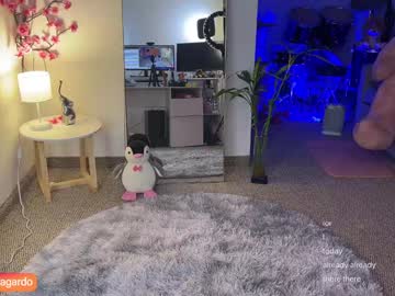 sweet_littleee's chat room