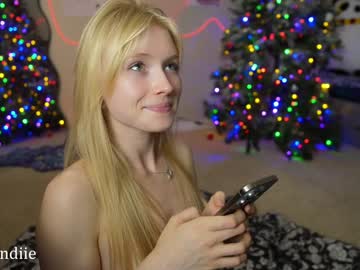 bestblondiiecb's chat room