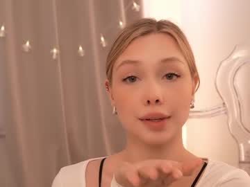april_blush's chat room