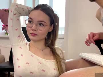 sexstar_l1fstyl3's chat room