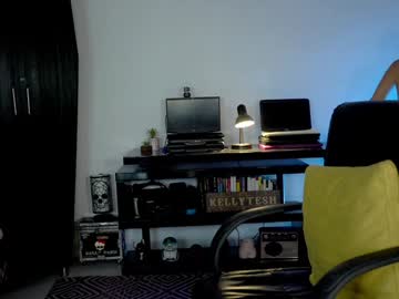 kellytesh's chat room