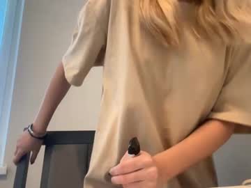 naughty_dreams_xo's chat room