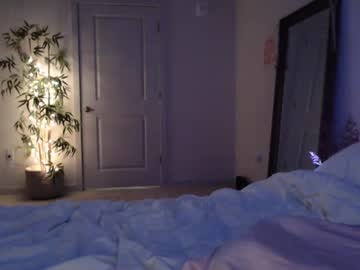 lilyyymonroee's chat room