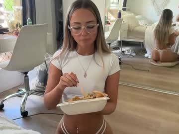 luvlivvyy's chat room