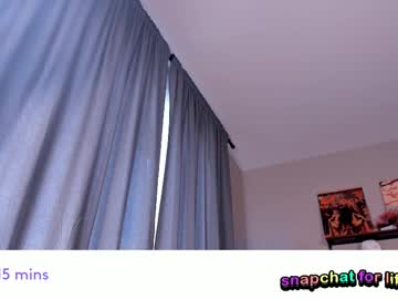 vivian_qwerty's chat room