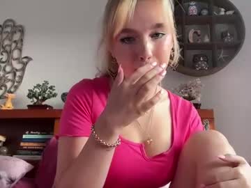 kittengirlxo's chat room