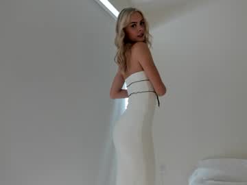 ariah_is_blonde's chat room