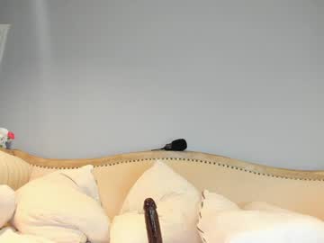 eatmygingersnapps's chat room