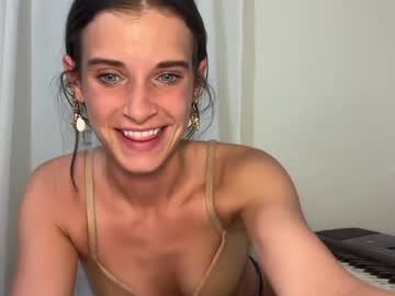 yourgirlnicolexo's chat room
