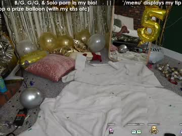 vivid_whit's chat room