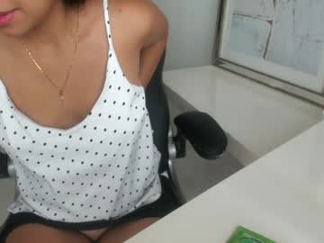 emillybrowm's chat room