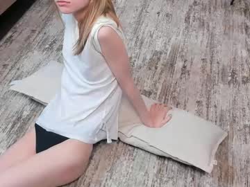 lynetcheckley's chat room