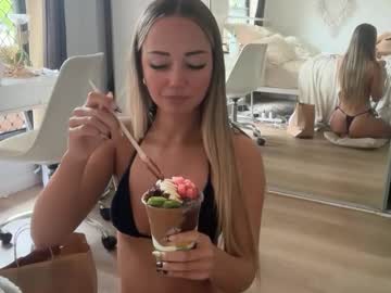 luvlivvyy's chat room