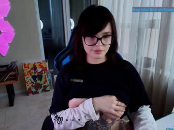 aavee's chat room