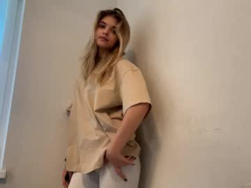 naughty_dreams_xo's chat room