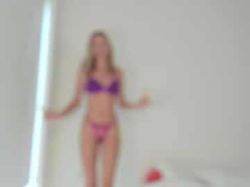 ariah_is_blonde's chat room