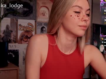 nika_lodge's chat room