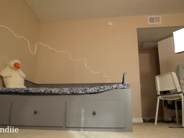 bestblondiiecb's chat room