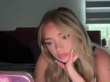 lolkylie's chat room