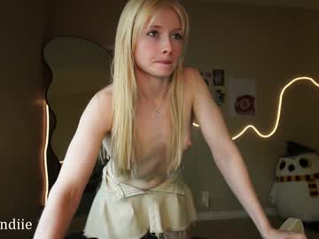 bestblondiiecb's chat room