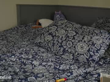 bestblondiiecb's chat room