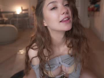 mia_elfie's chat room