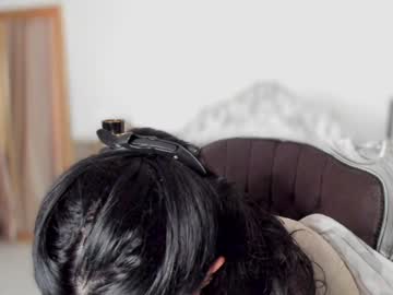 moniqueeass's chat room