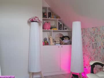 brilliantvictoria's chat room