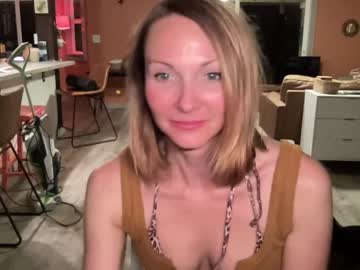 kaileeshy's chat room