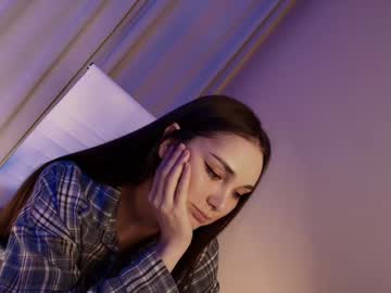 hollyextra's chat room