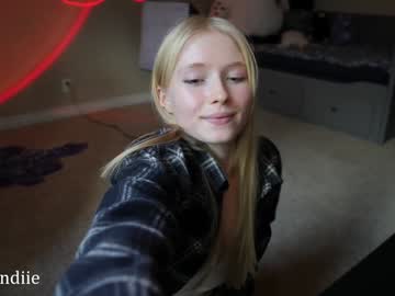 bestblondiiecb's chat room