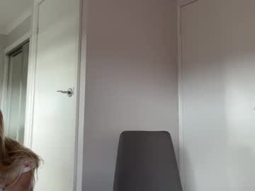 kittengirlxo's chat room