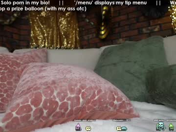 vivid_whit's chat room