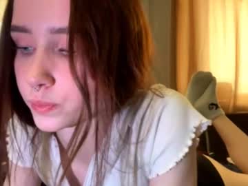 alluring_vibes_69's chat room