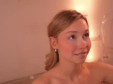 april_blush's chat room