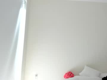 ariah_is_blonde's chat room