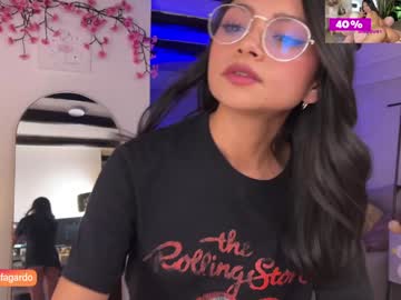 sweet_littleee's chat room