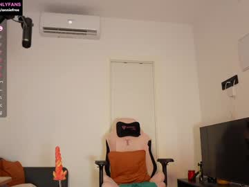 annieguzman_'s chat room