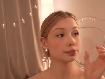 april_blush's chat room