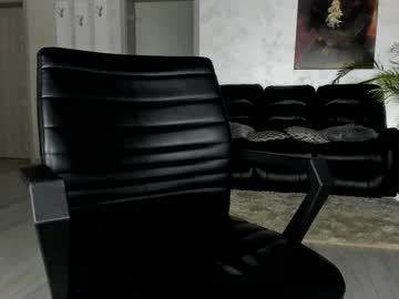 ingridblondy94's chat room