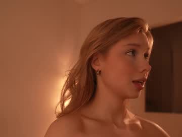 april_blush's chat room