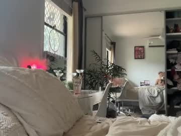 luvlivvyy's chat room