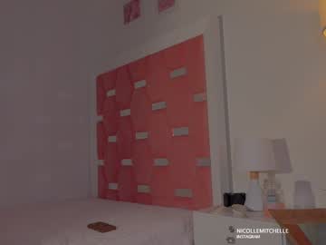 nicolle_mitchelle's chat room
